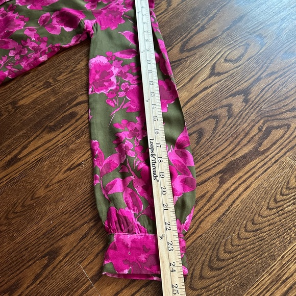 NWT Floral Pink and Green Women's blouse - Picture 8 of 13